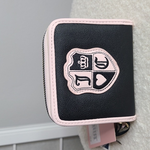 Juicy Couture small zip around wallet - Picture 1 of 7